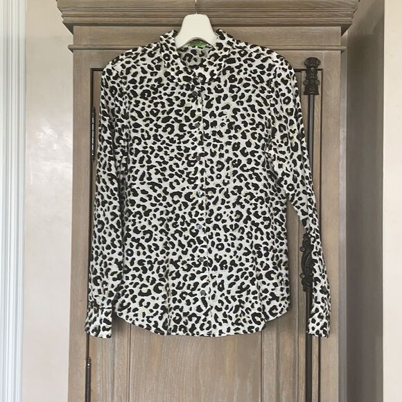 Equipment Femme Silk leopard button down blouse shirt size small - Picture 5 of 16